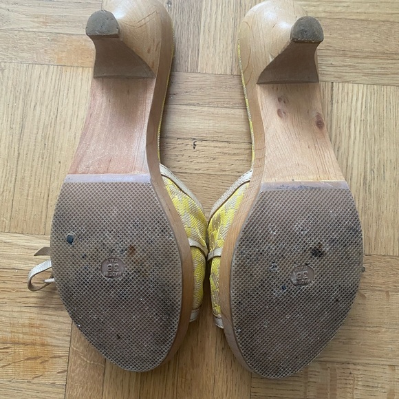 Max Mara yellow/cream kitten heels with wooden soles - Made in Italy/100$ - Picture 7 of 7